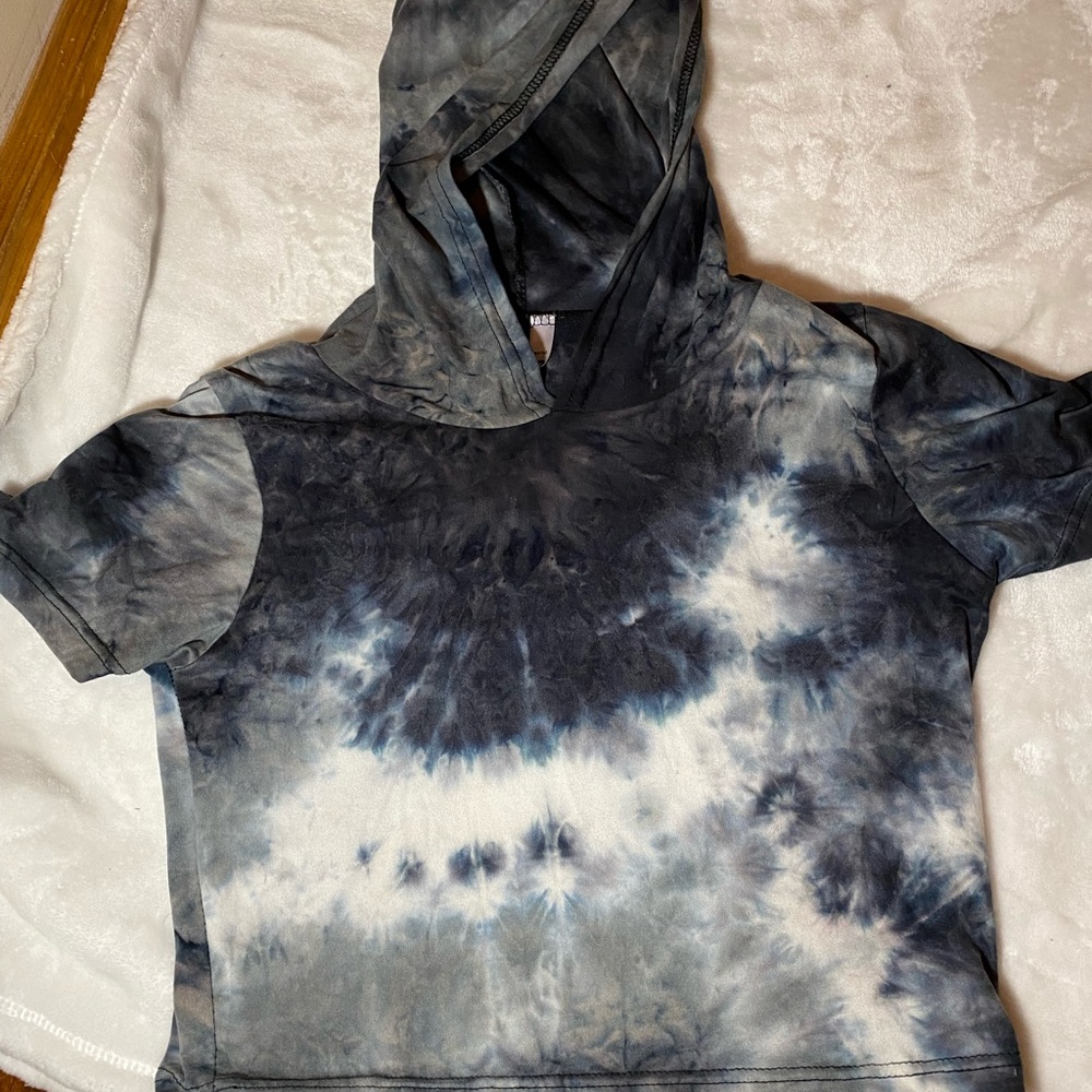 Tie dye short sleeve shirt hoodie